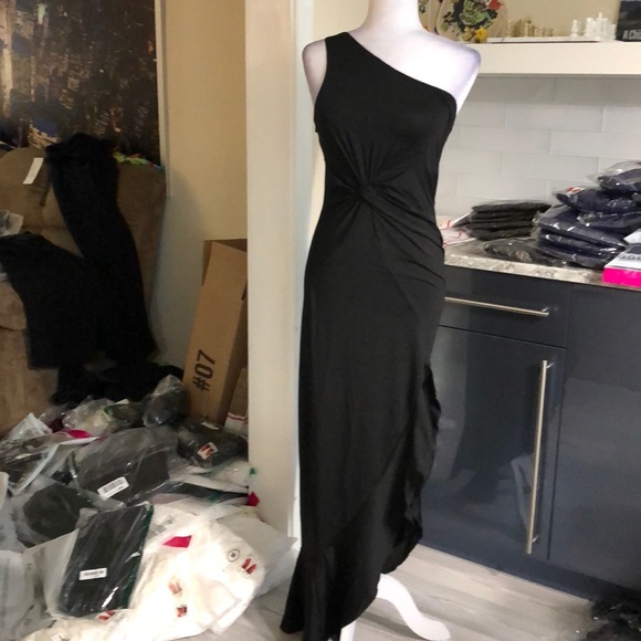 GO-TO black dress - Picture 7 of 8